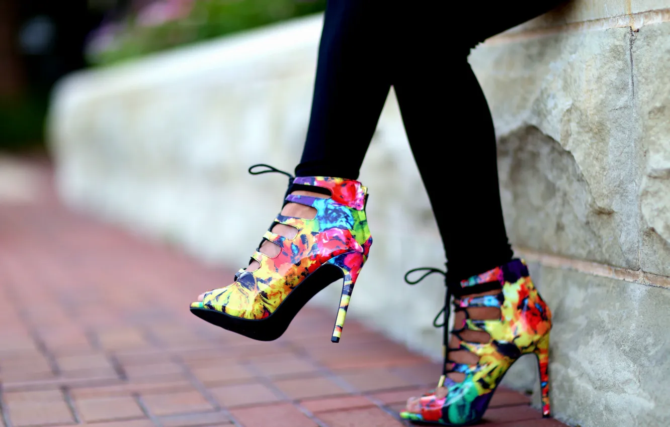 Фото обои девушка, стиль, цвет, каблуки, ножки