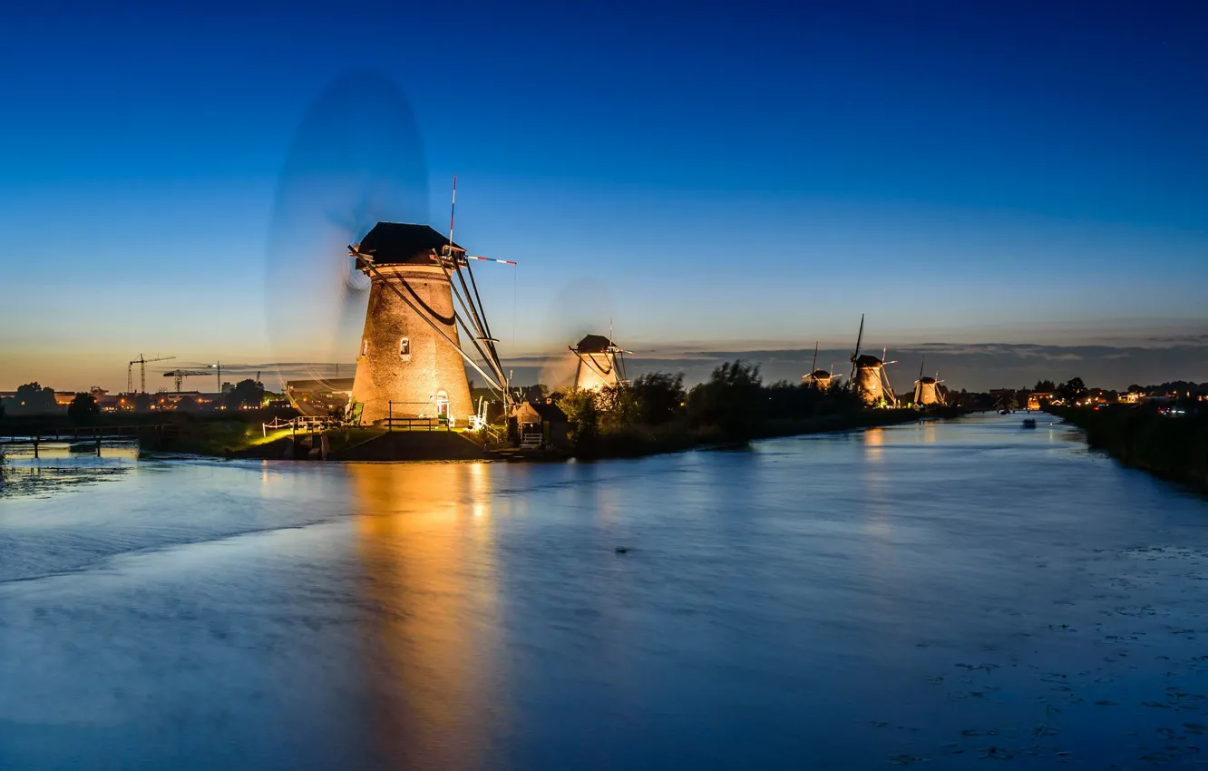 Фото обои ночь, огни, канал, Нидерланды, ветряная мельница, Киндердейк