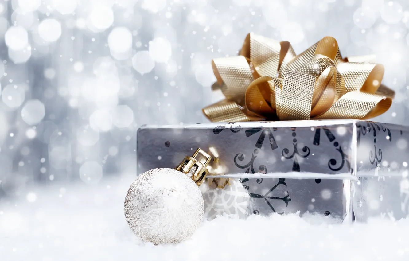 Фото обои снег, фон, праздник, коробка, подарок, обои, игрушки, новый год