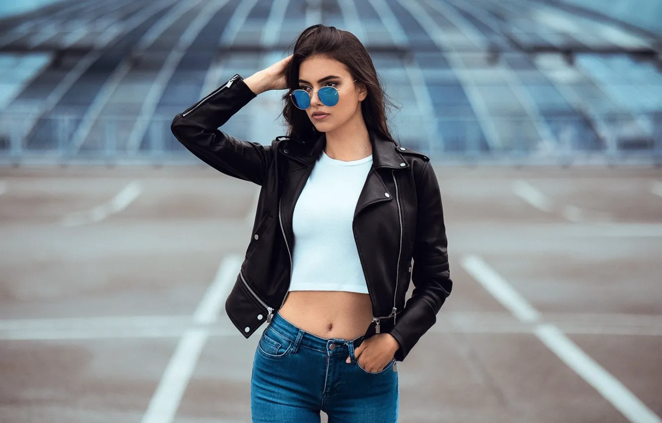 Фото обои girl, leather, glasses, cute, jacket