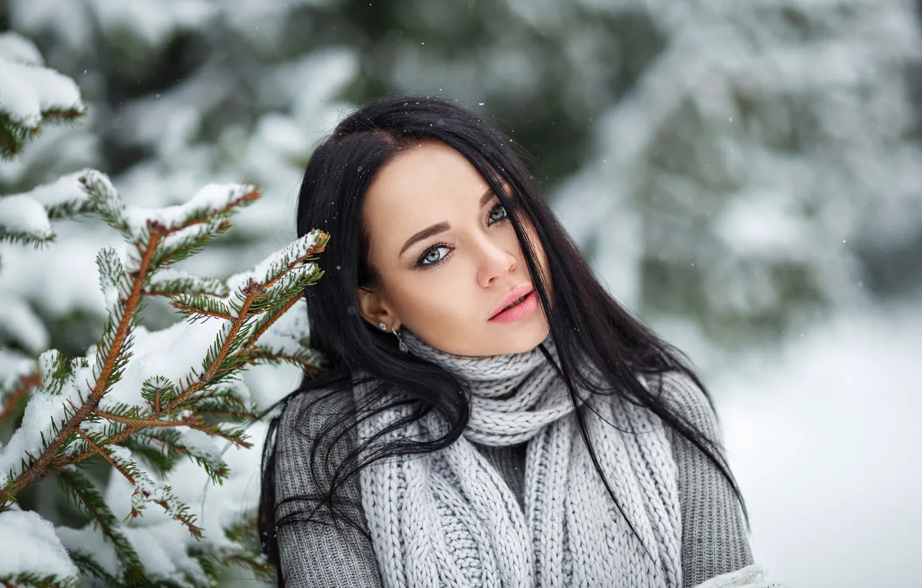 Фото обои зима, взгляд, снег, деревья, снежинки, ветки, модель, портрет