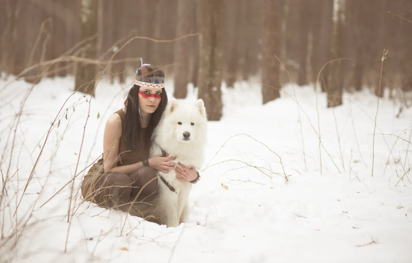 Фото обои зима, взгляд, девушка, снег, лицо, друг, волосы, собака