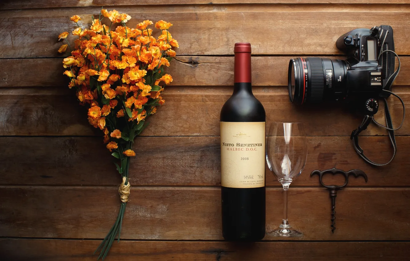 Фото обои цветы, вино, бокал, бутылка, фотоаппарат, натюрморт, штопор