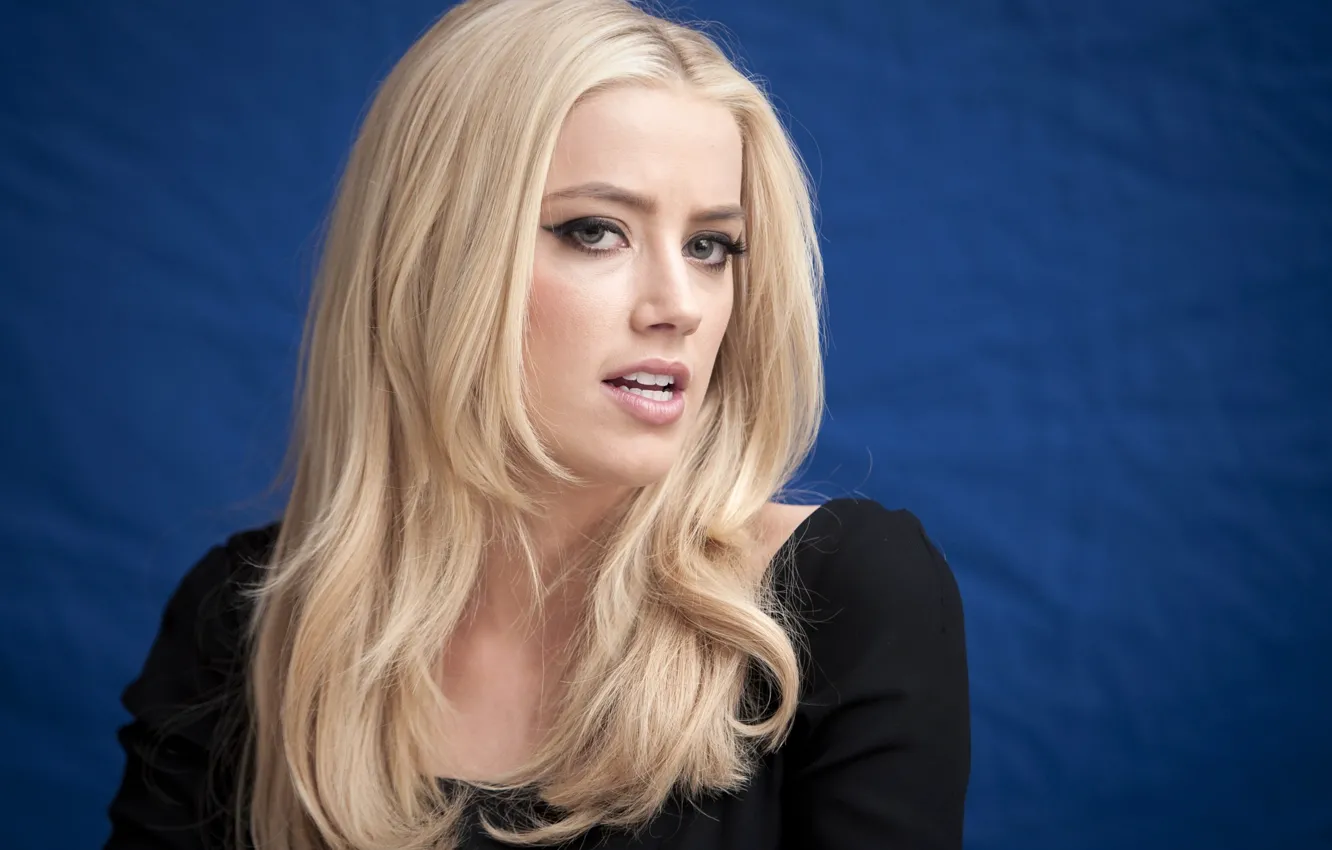 Фото обои взгляд, девушка, поза, волосы, макияж, girl, Amber Heard, face