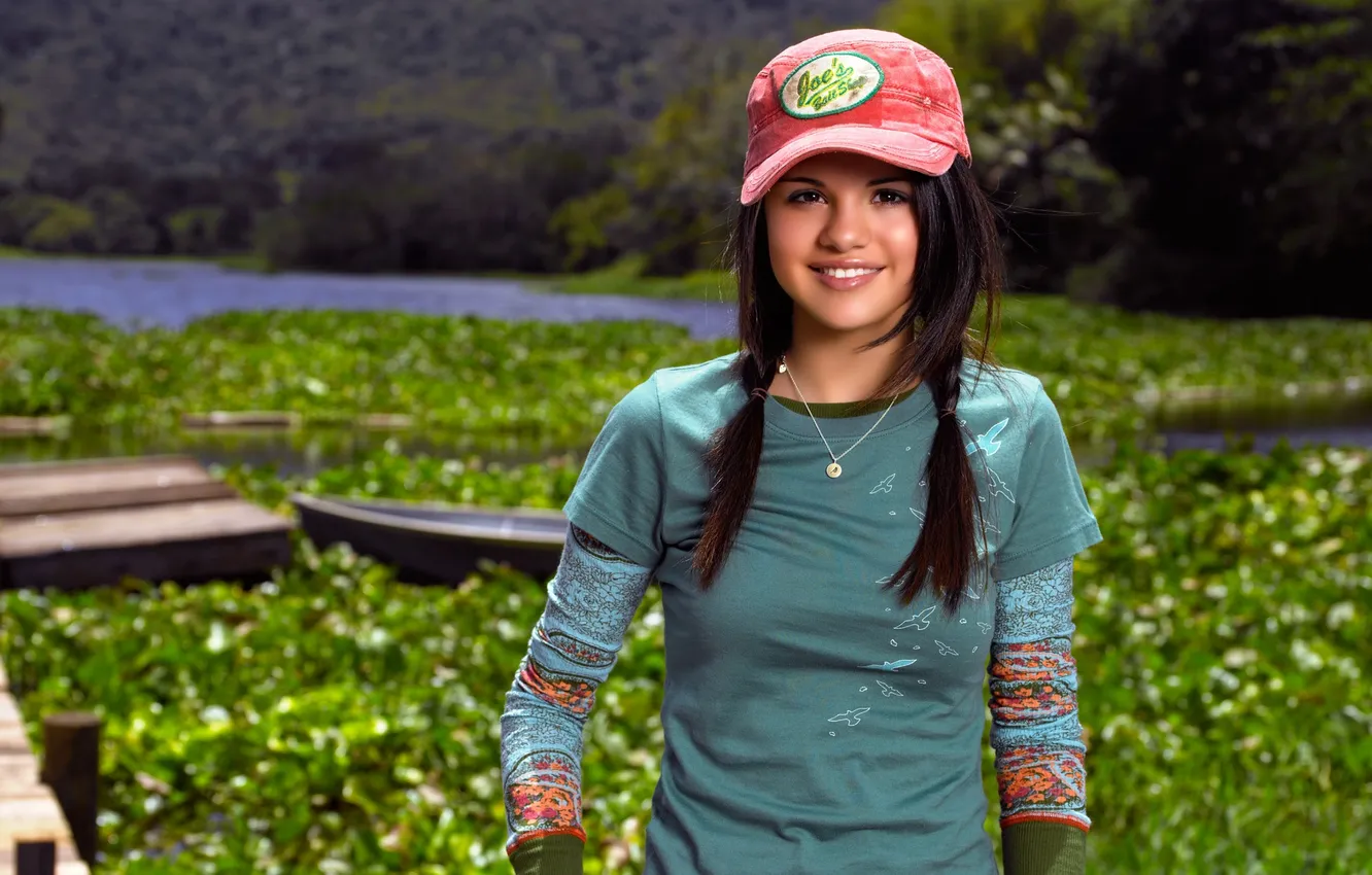 Фото обои girl, hat, selena gomez