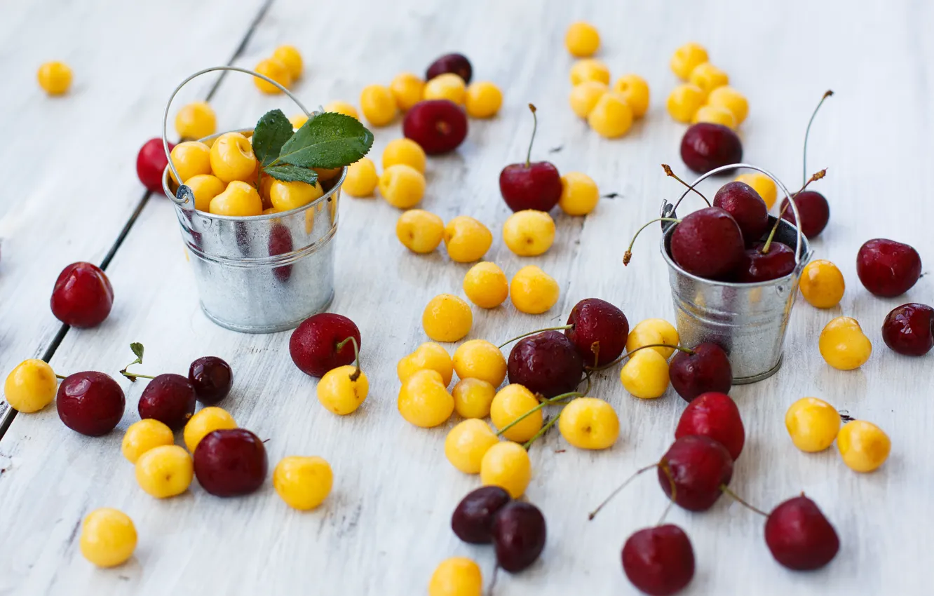 Фото обои вишня, ягоды, желтые, красные, черешня, Julia Khusainova, ведерки