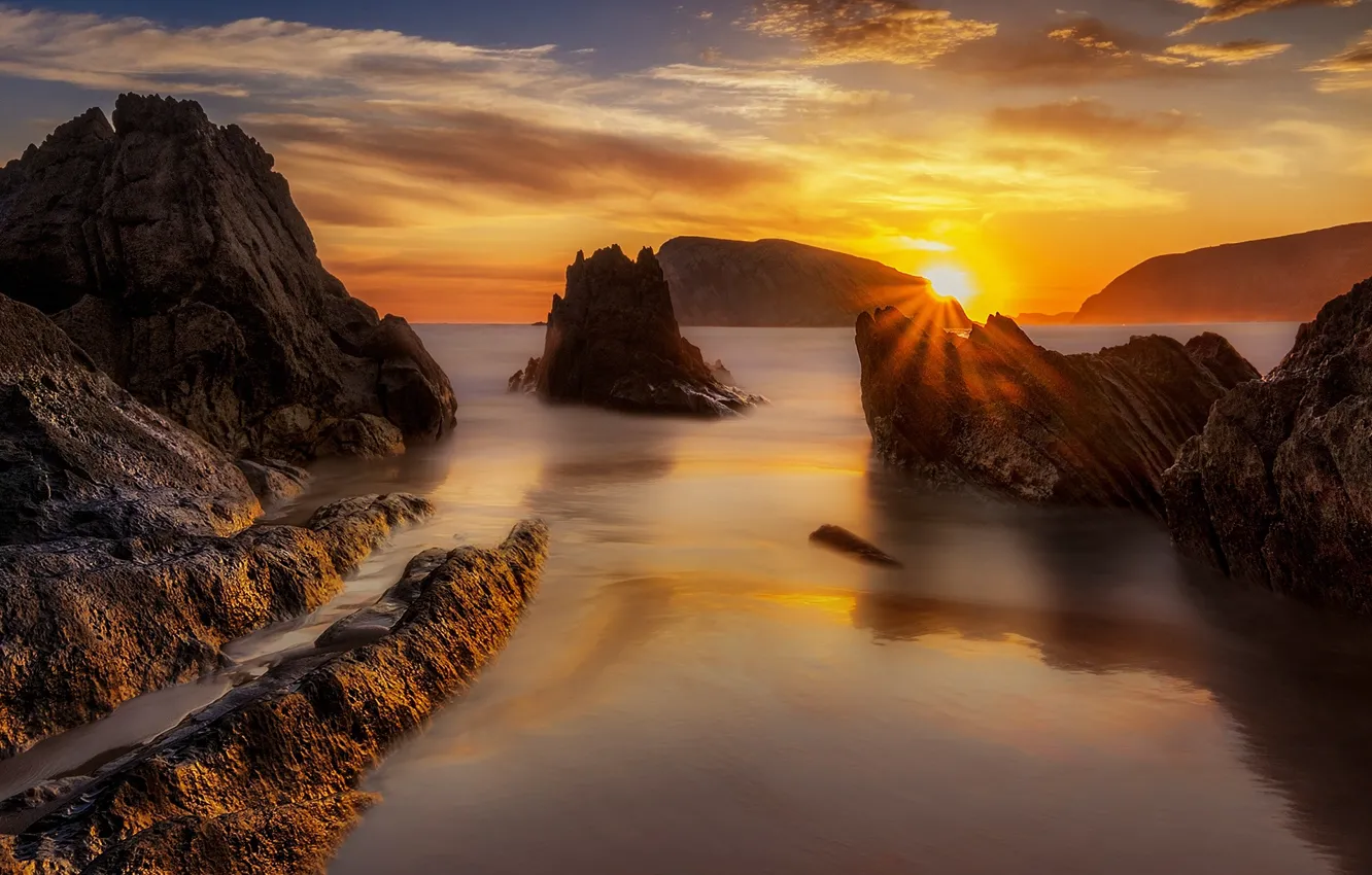 Фото обои море, солнце, закат, скалы