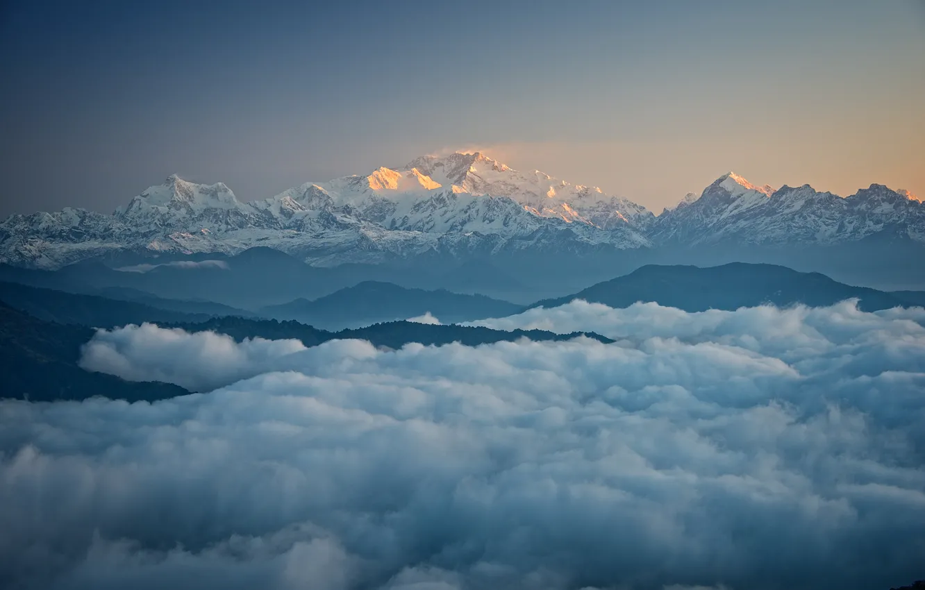 Фото обои облака, горы, утро, горный массив, Гималаи, གངས་ཆེན་མཛོད་ལྔ་, कंचनजंघा, कञ्चनजङ्घा