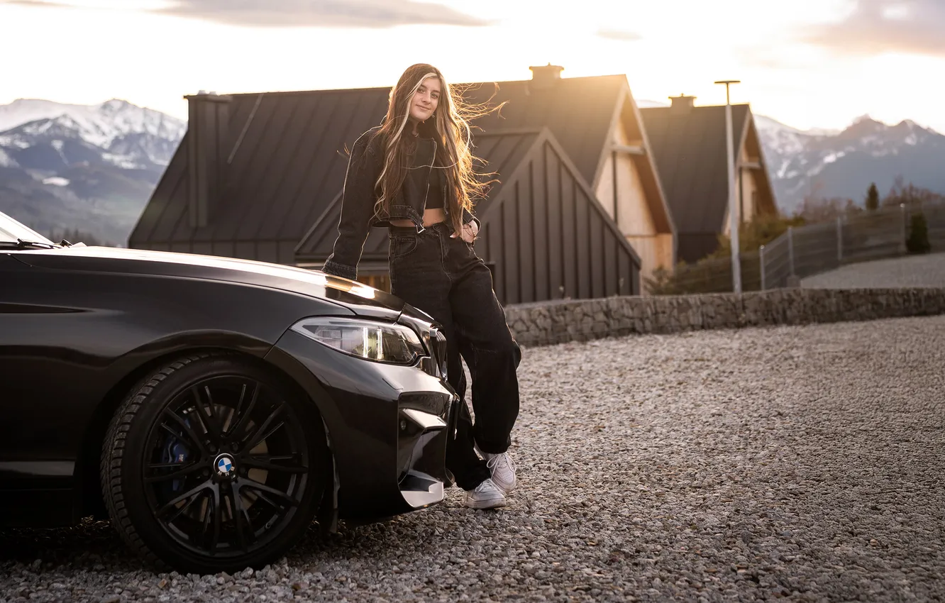 Фото обои авто, девушка, закат, поза, фото, волосы, джинсы, Bmw