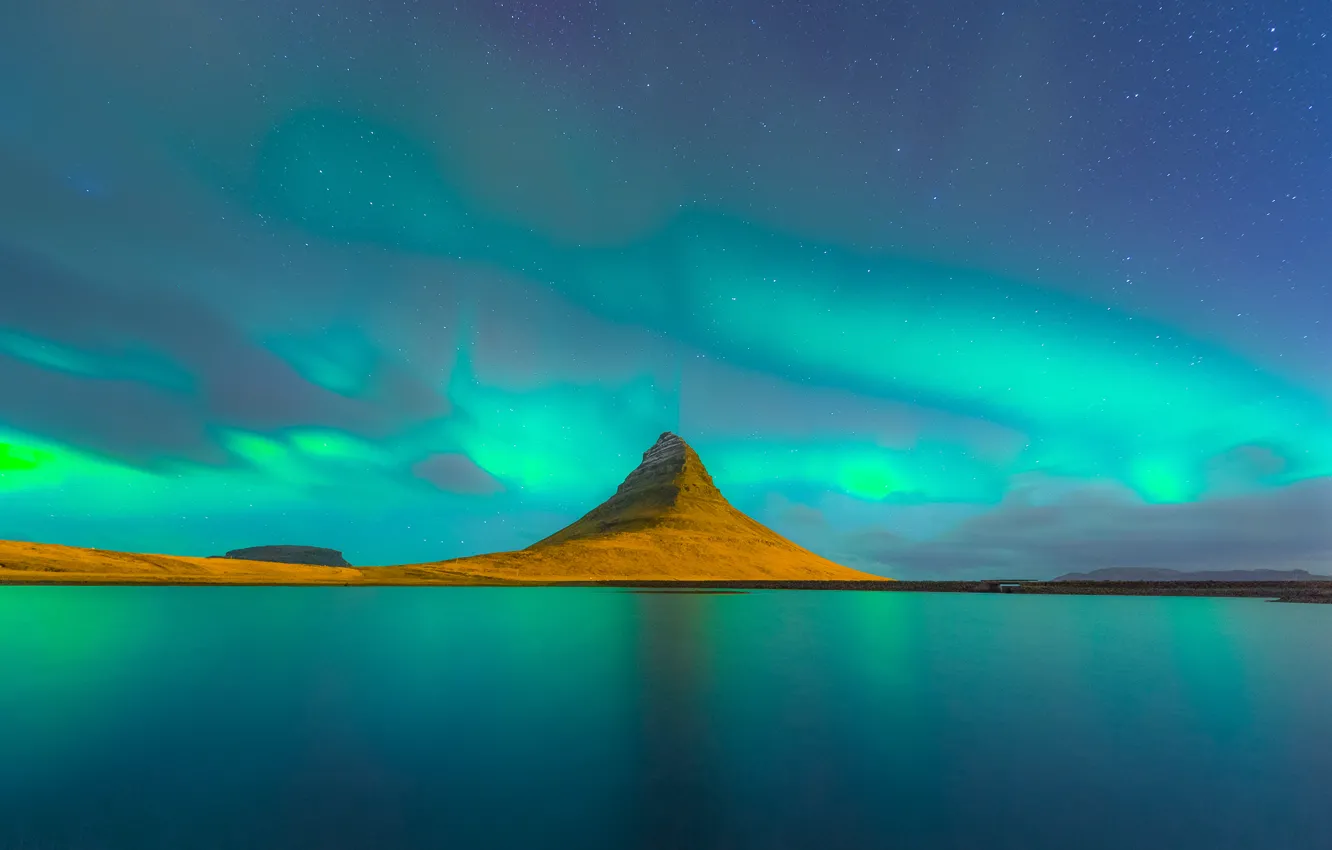 Фото обои звезды, ночь, озеро, сияние, гора, Исландия