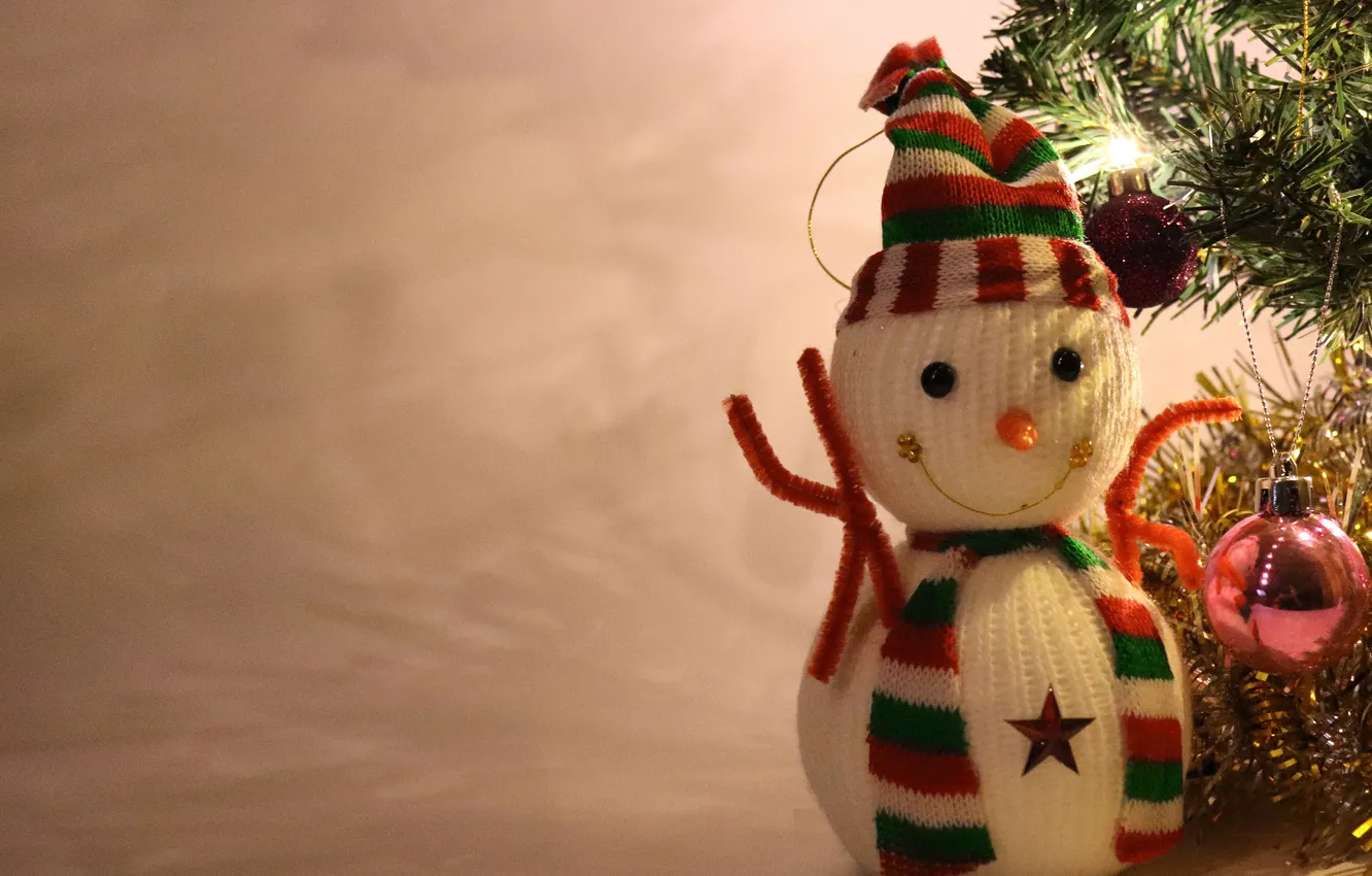 Фото обои зима, шарики, фон, праздник, игрушка, шарф, Рождество, Новый год