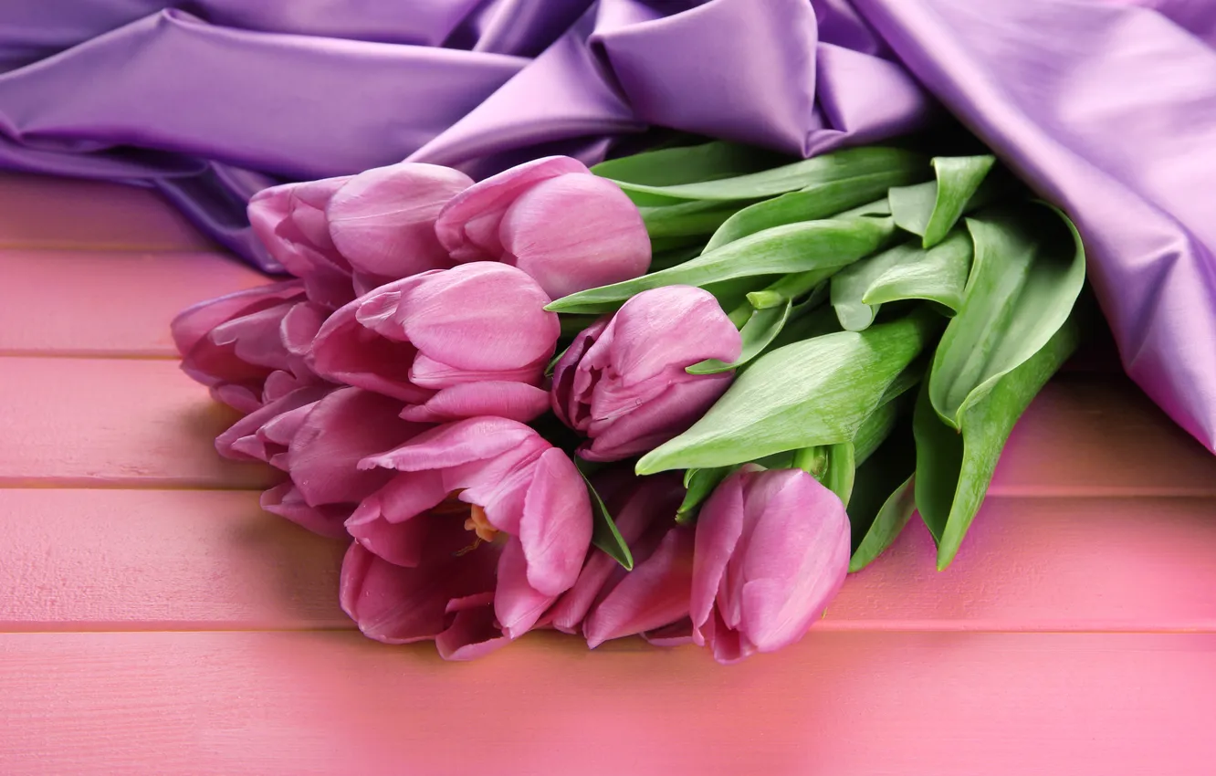 Фото обои цветы, букет, лента, тюльпаны, розовые, wood, pink, flowers
