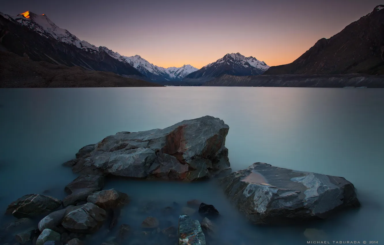 Фото обои горы, озеро, камни, рассвет, берег