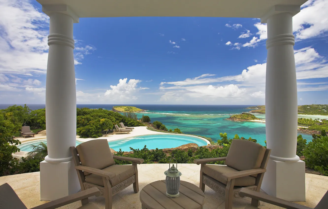 Фото обои природа, остров, бассейн, кресла, колонны, терраса, море.