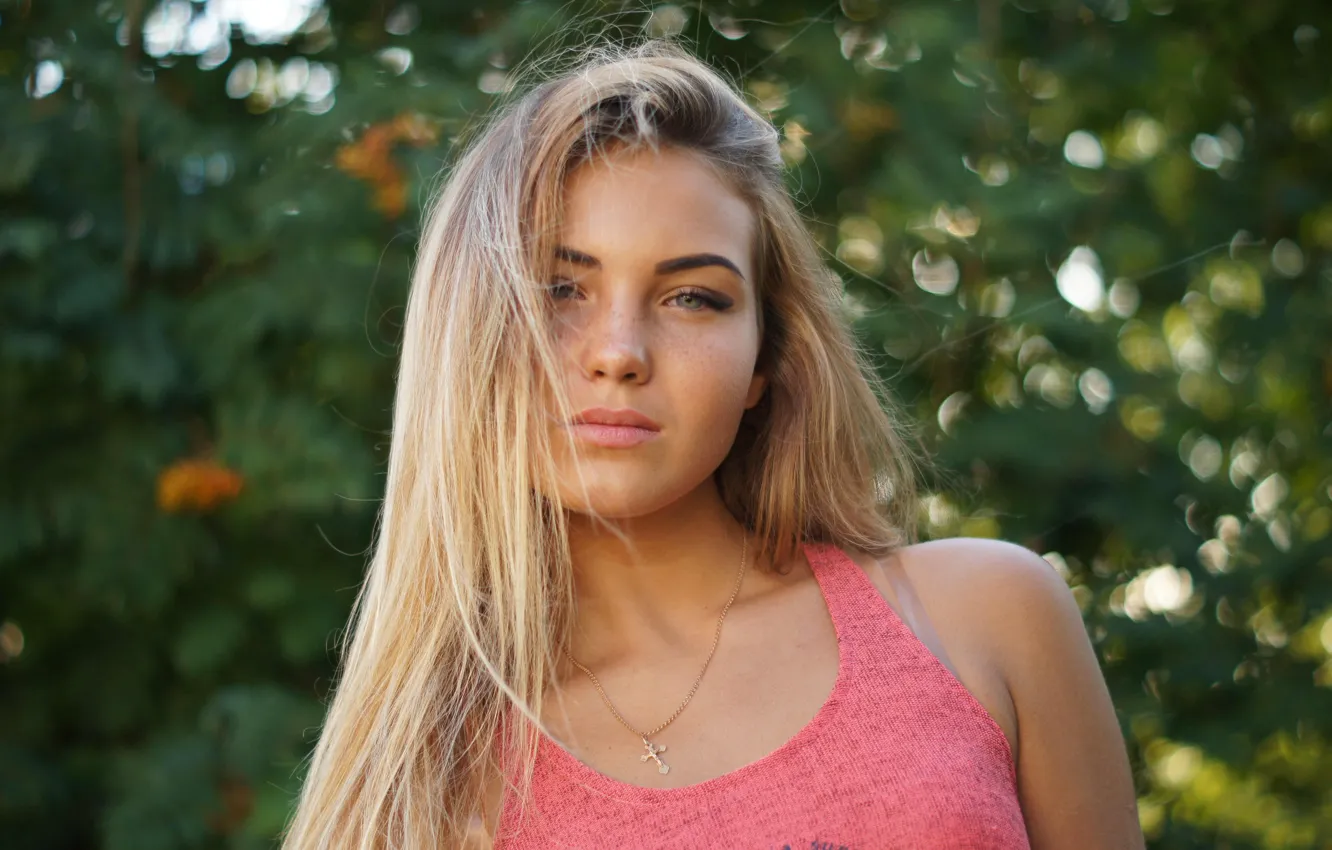 Фото обои girl, green eyes, long hair, photo, photographer, model, bokeh, lips