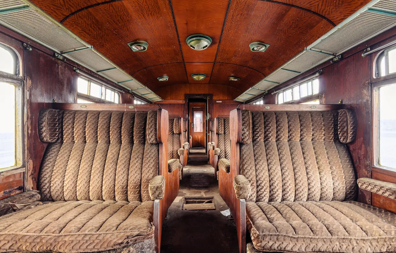 Фото обои wood, train, abandoned, doors, decay, seats, rail cruise