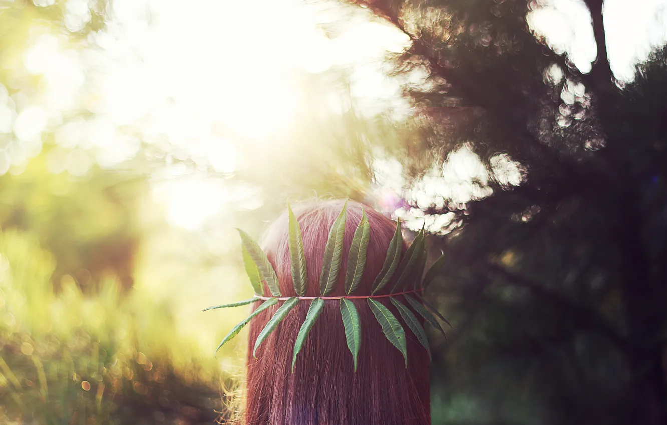 Фото обои листья, волосы, голова, зеленые, рыжая