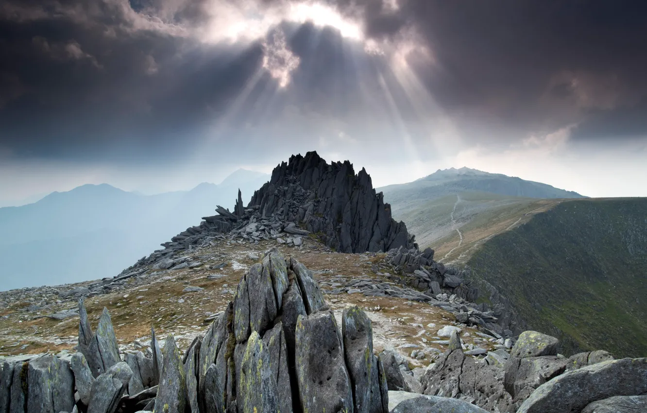 Фото обои Скала, Rock, Уэльс, Wales, Замок ветра Сноудония, Castle of the Wind Snowdonia
