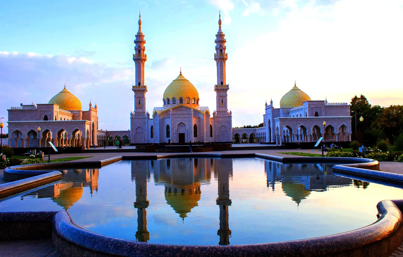 Фото обои отражение, бассейн, башни, купола, Татарстан, Белая мечеть, Болгар
