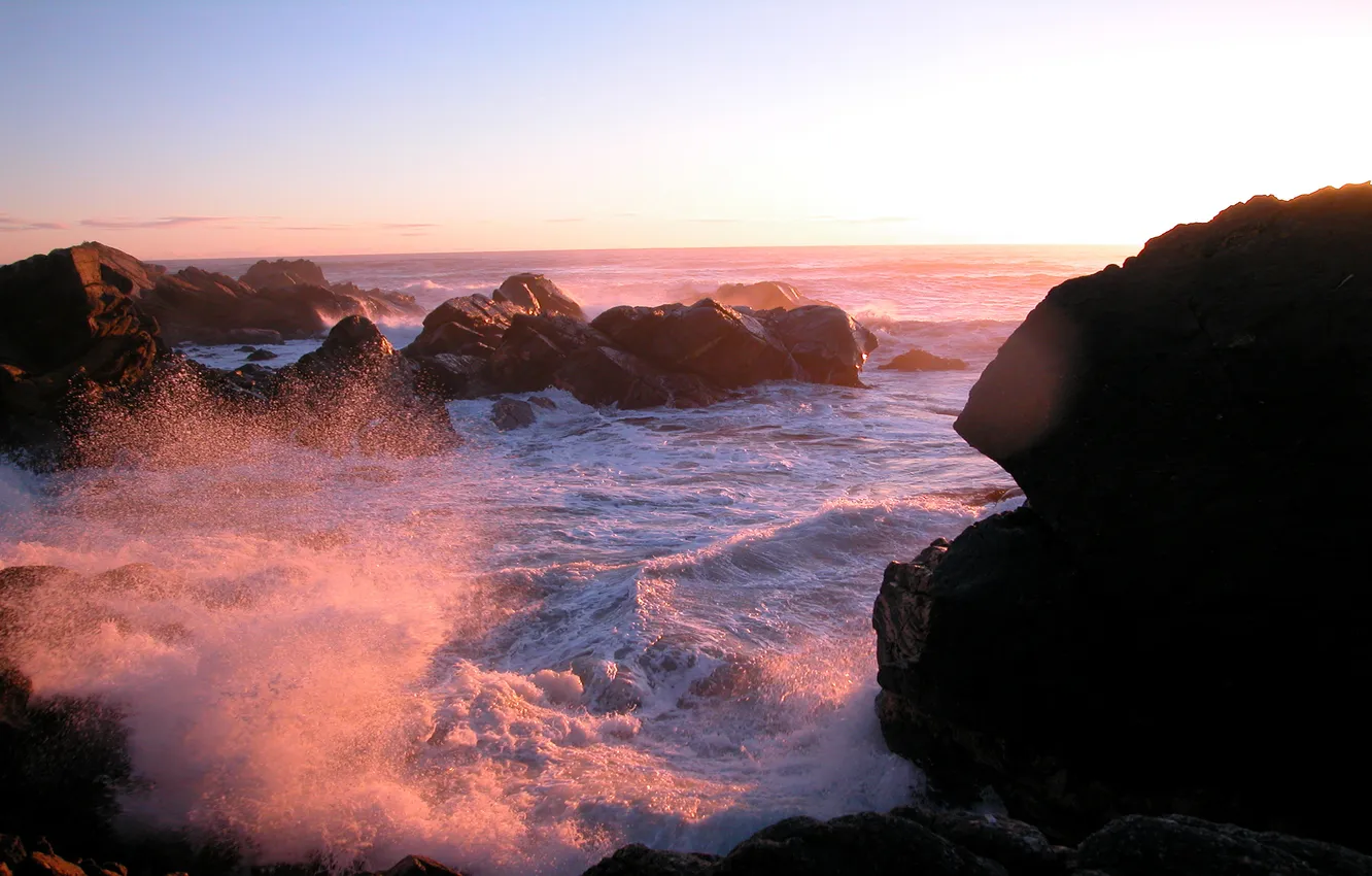 Фото обои море, волны, закат, камни, побережье
