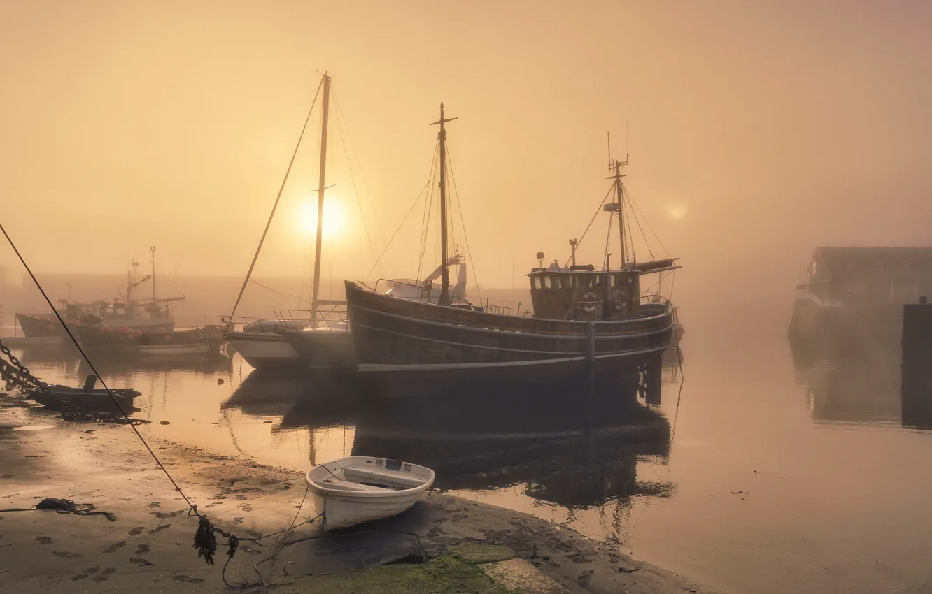 Фото обои солнце, туман, лодка, корабль, Англия, утро, порт, гавань