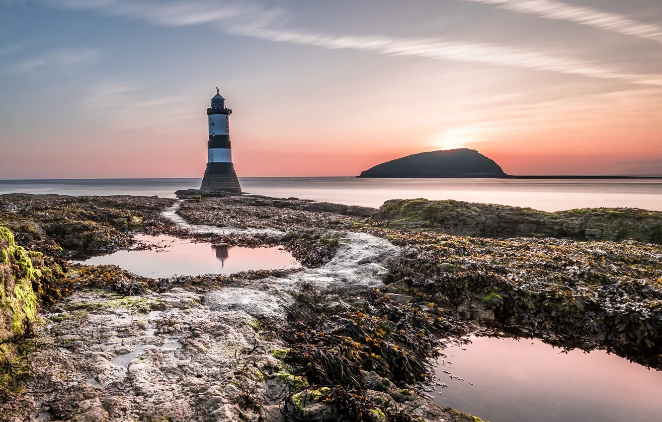Фото обои море, побережье, маяк, Уэльс, Англси