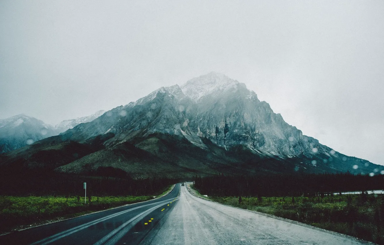 Фото обои дорога, гора, Аляска, Alaska, photographer, Matt Lief Anderson, Brooks Range, Брукс-Рейндж