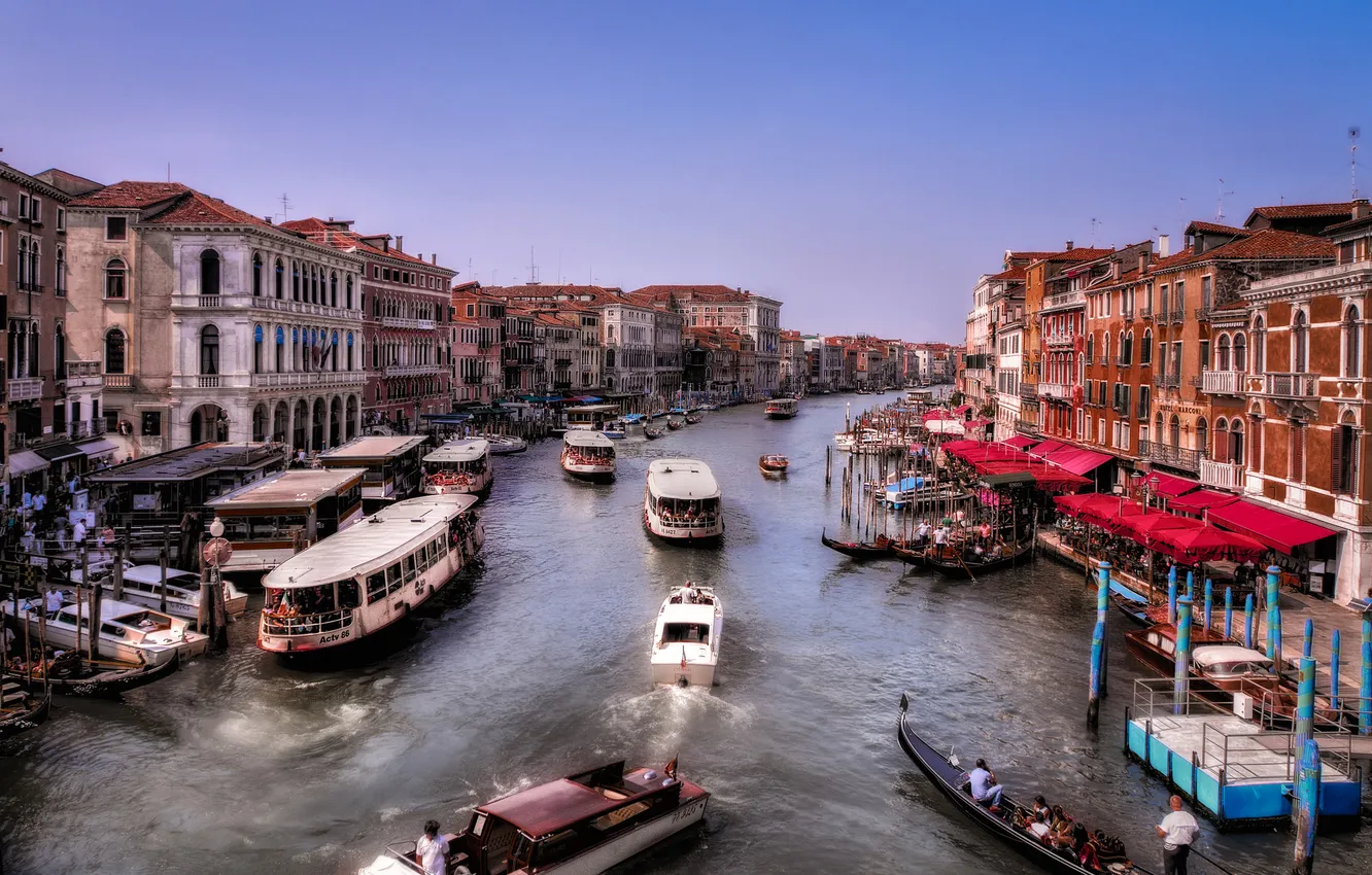 Фото обои движение, корабль, дома, лодки, причал, Италия, Венеция, канал