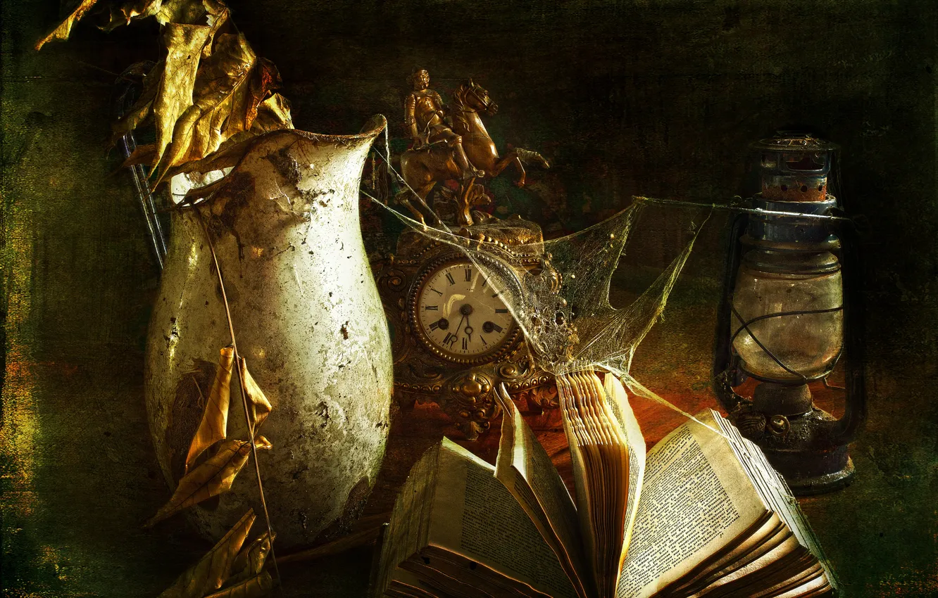 Фото обои старина, стиль, часы, лампа, паутина, книга