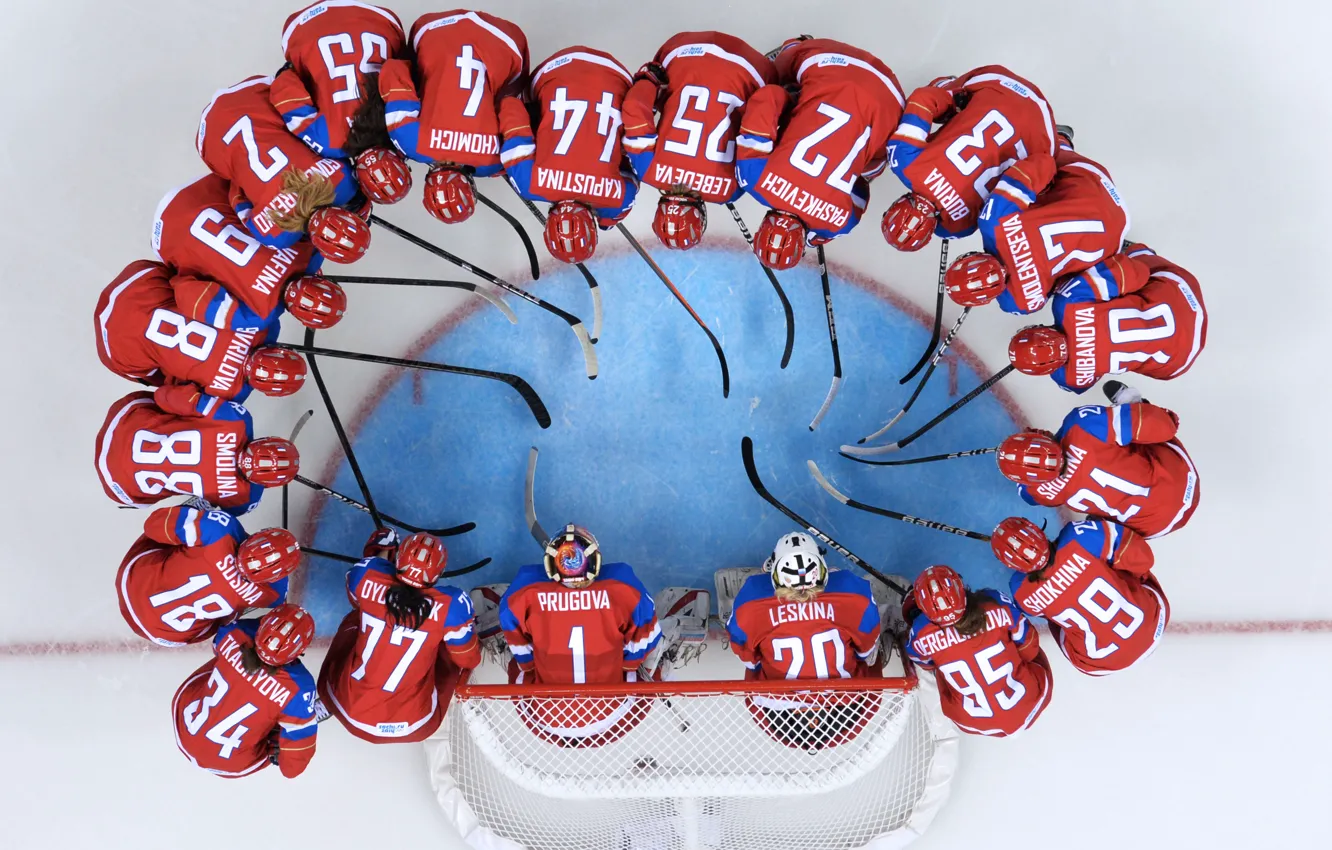 Фото обои лед, женщины, круг, ворота, олимпиада, команда, хоккей, олимпийские игры