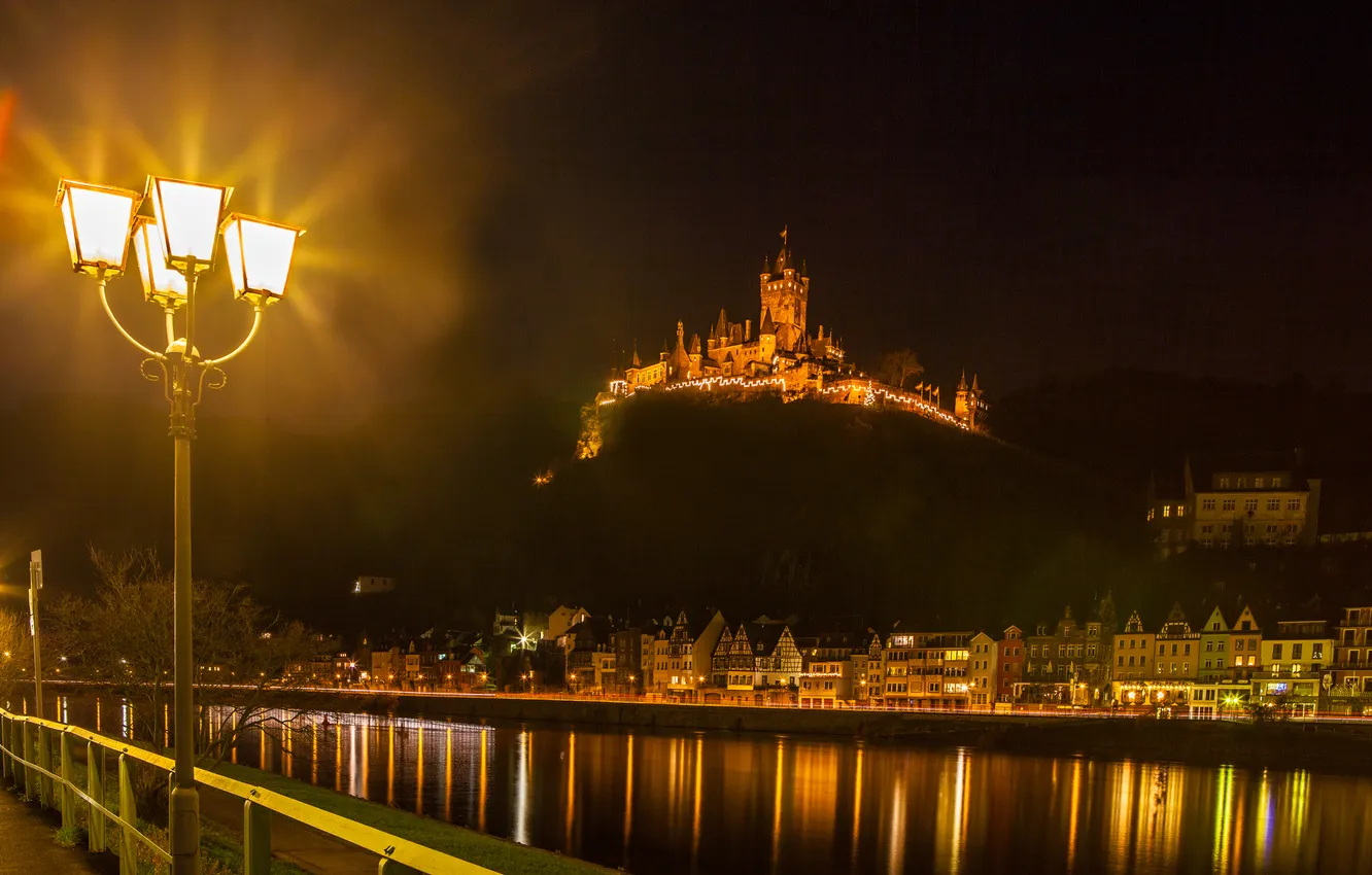 Фото обои ночь, город, река, фото, замок, Германия, фонари, Cochem Burg