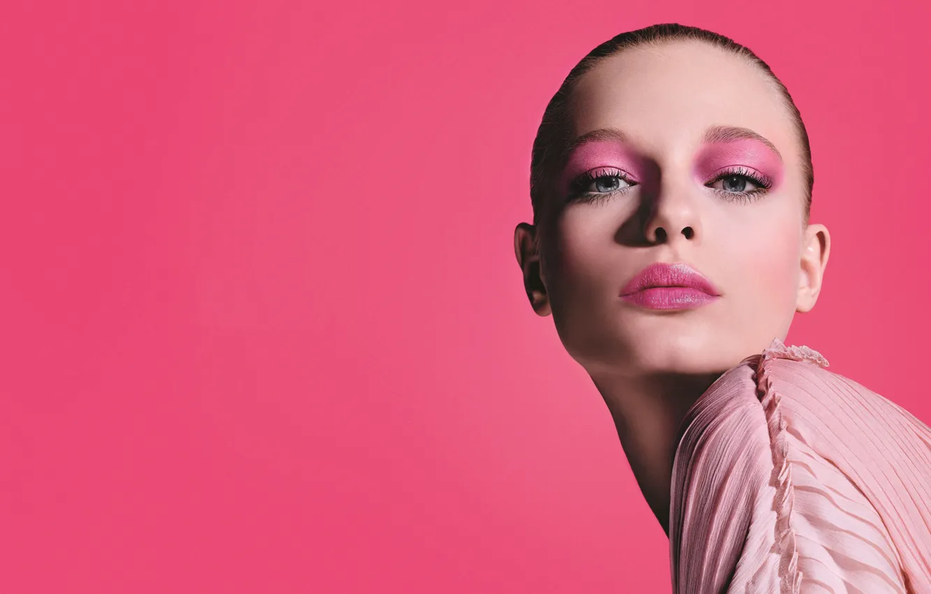 Фото обои модель, портрет, макияж, розовый фон, косметика, cosmetics, милая девушка, Makeup