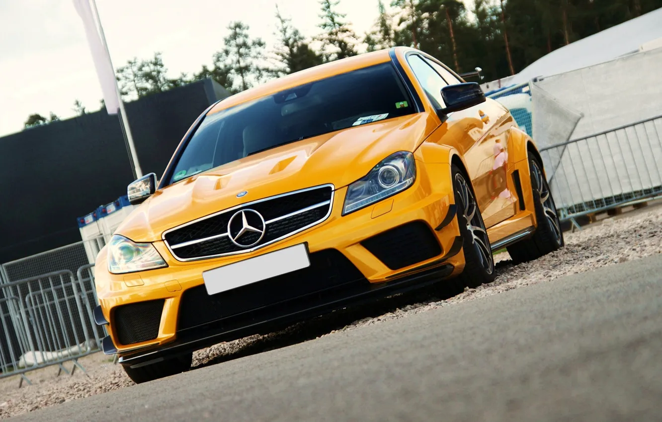 Фото обои желтый, тюнинг, mercedes, benz, амг, Black Series, C63