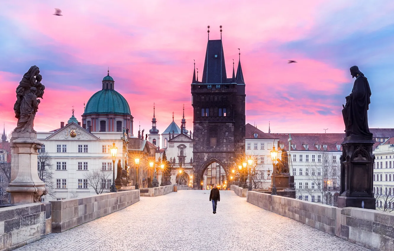 Фото обои башня, утро, Прага, Чехия, фонари, Карлов мост