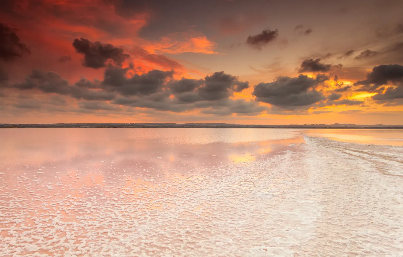 Фото обои небо, тучи, рассвет, Spain, Valencia, соленое озеро, Salinas de Torrevieja