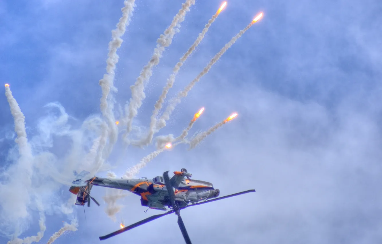 Фото обои flares, helicopter, in flight