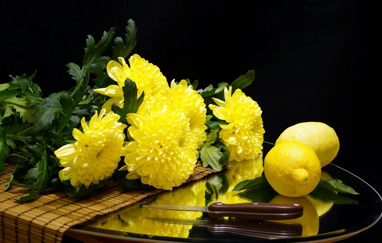 Фото обои цветы, лимон, нож, цитрус, хризантемы