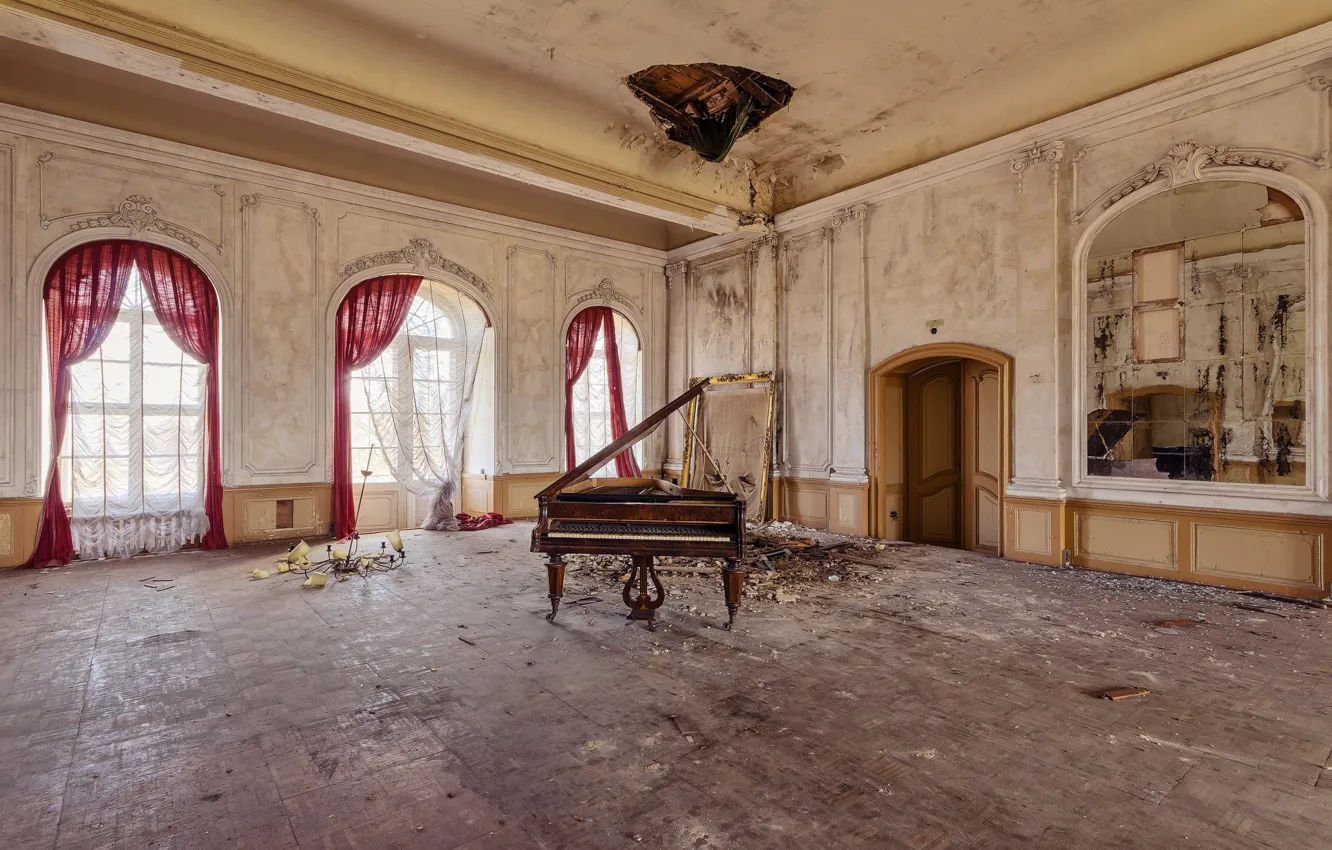 Фото обои windows, piano, palace, sunlight, decay, music room