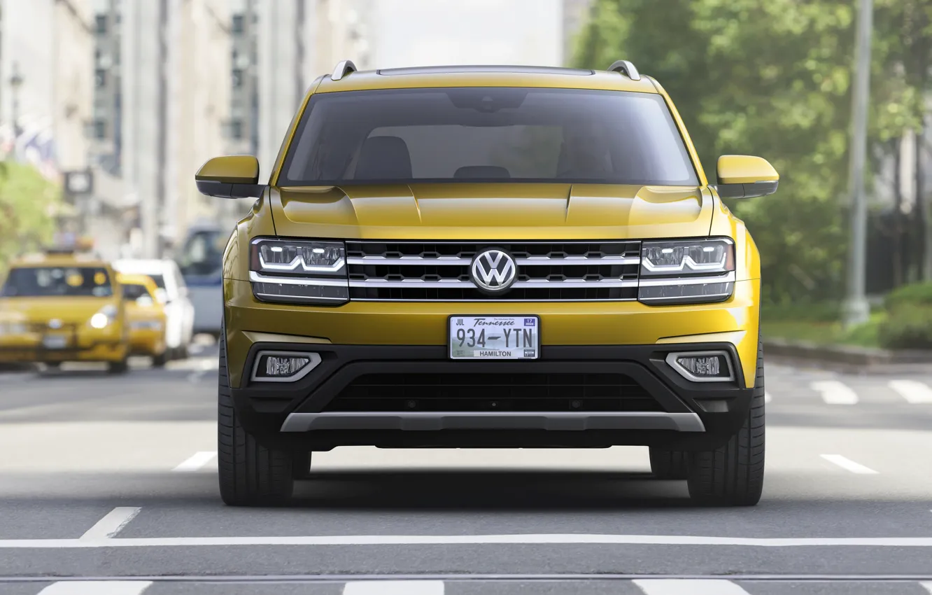 Фото обои жёлтый, Volkswagen, перекрёсток, Atlas, 2017
