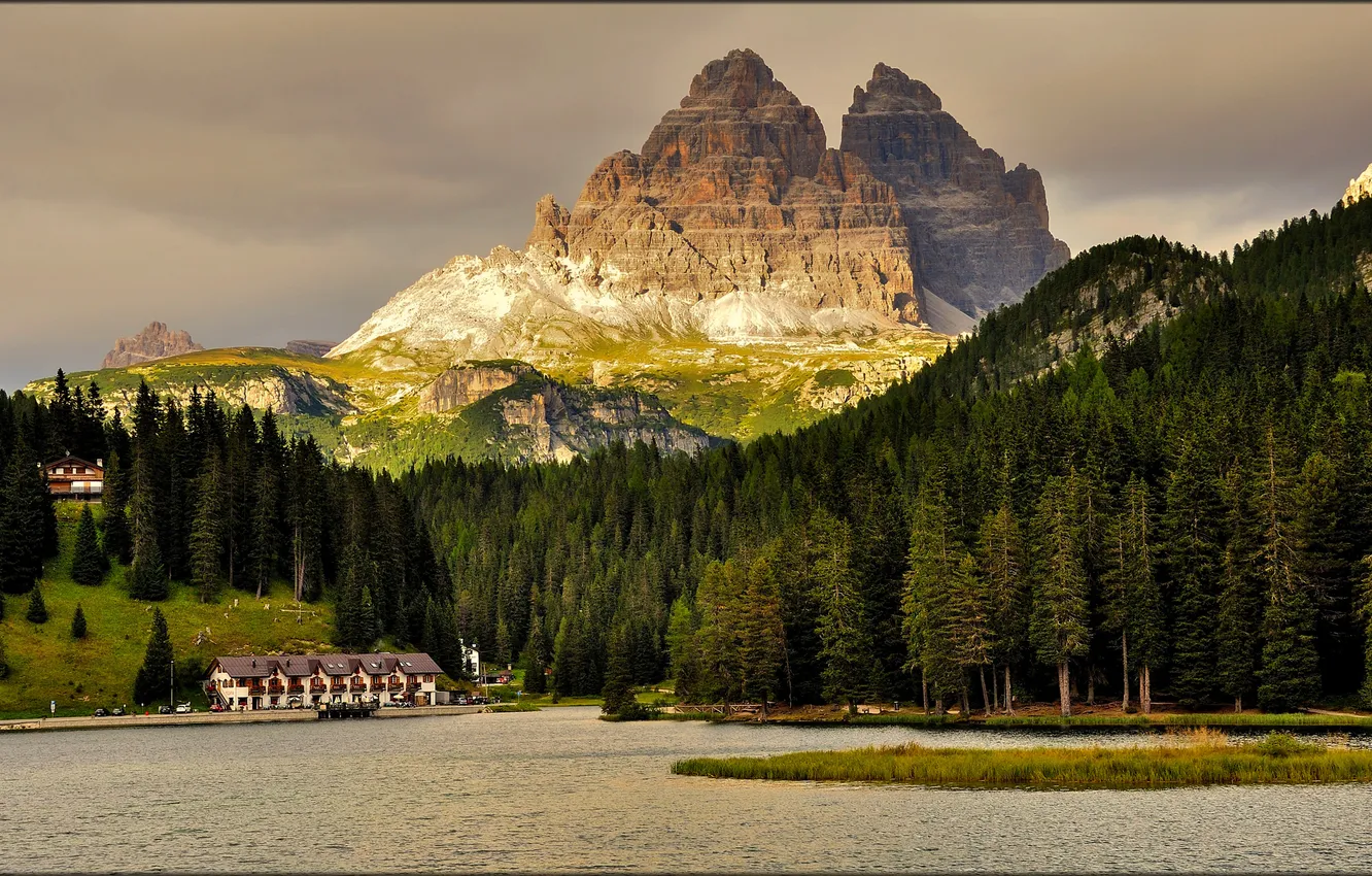 Фото обои лес, небо, горы, озеро, дом, Италия, отель, Tre Cime Lavaredo