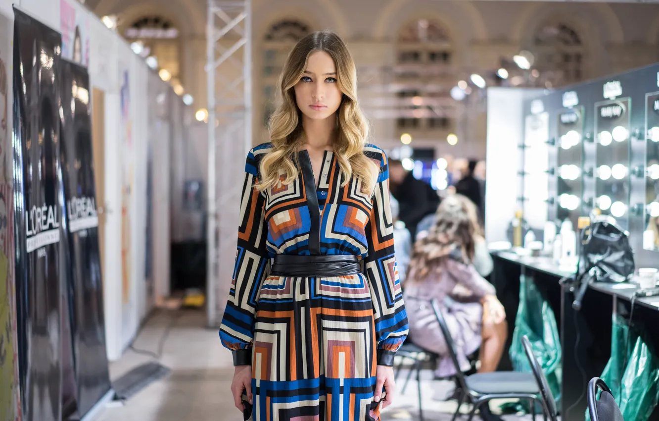 Фото обои взгляд, девушка, фон, милашка