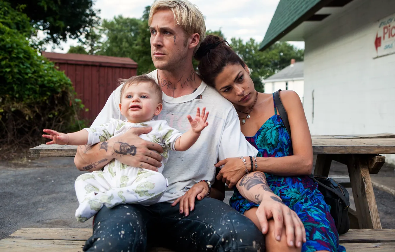 Фото обои ребенок, Eva Mendes, триллер, драма, криминал, Ryan Gosling, Райан Гослинг, The Place Beyond the Pines