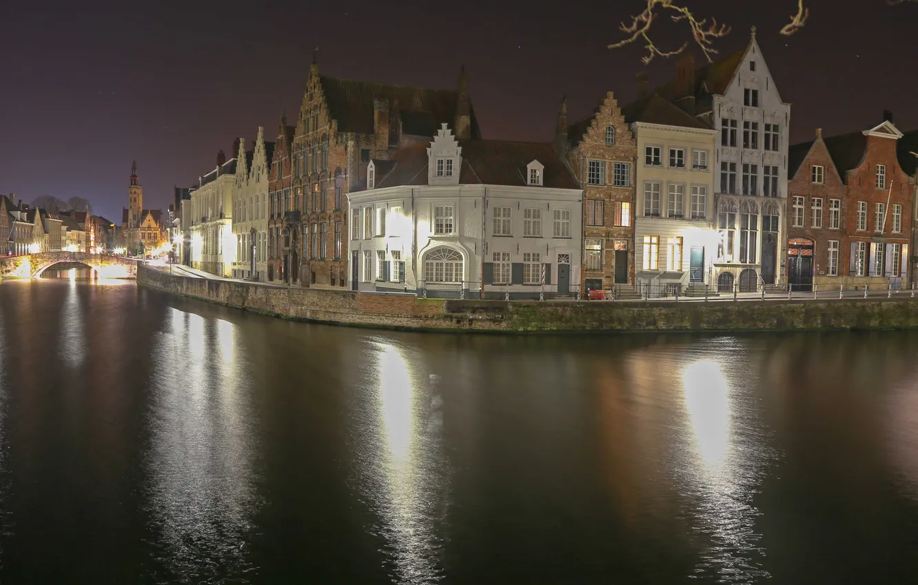 Фото обои небо, ночь, мост, огни, отражение, дома, канал, Бельгия