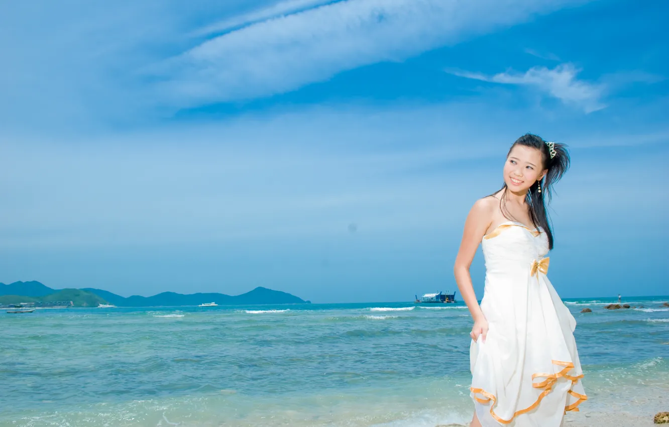 Фото обои море, пляж, небо, девушка