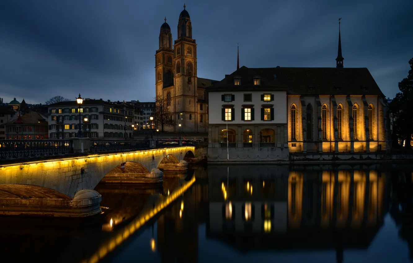 Фото обои огни, вечер, Швейцария, Цюрих, River Limmat, Bridge Münsterbrücke