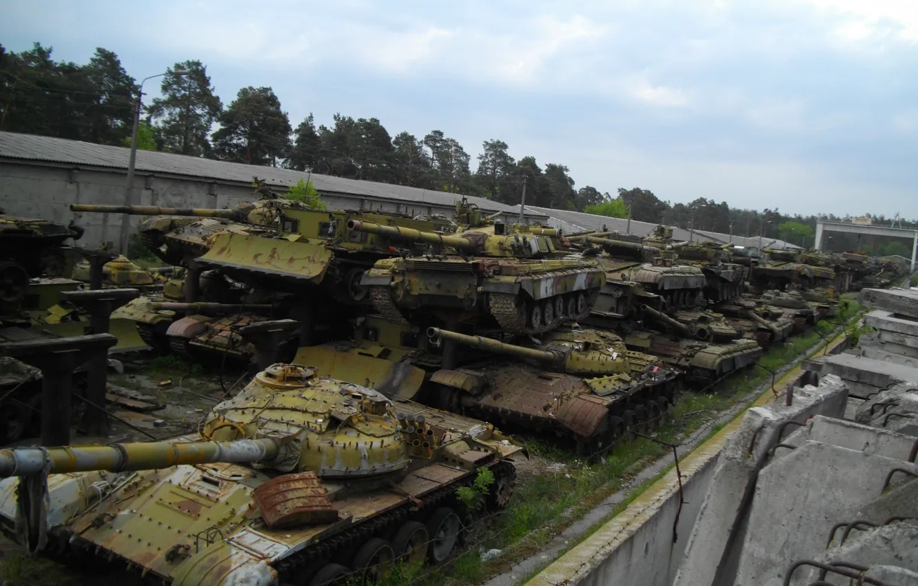 Фото обои свалка, Танки, Киевского казенного, ремонтно, Кладбище танков, механического, завода