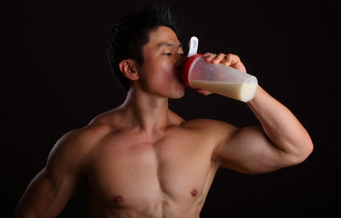 Фото обои muscles, oriental, drinking, hydration fluid