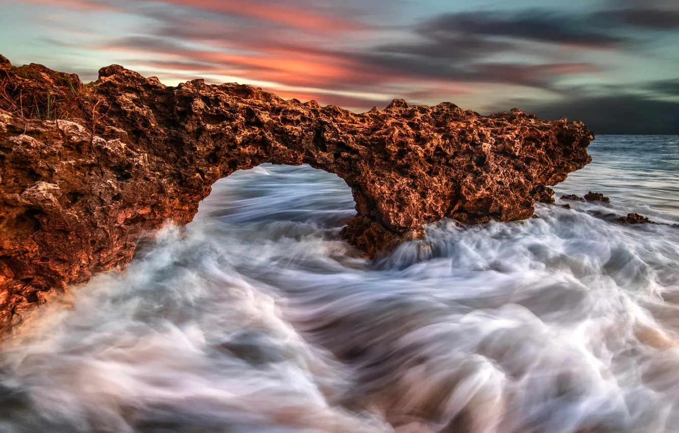 Фото обои море, волны, брызги, скалы, hdr, арка