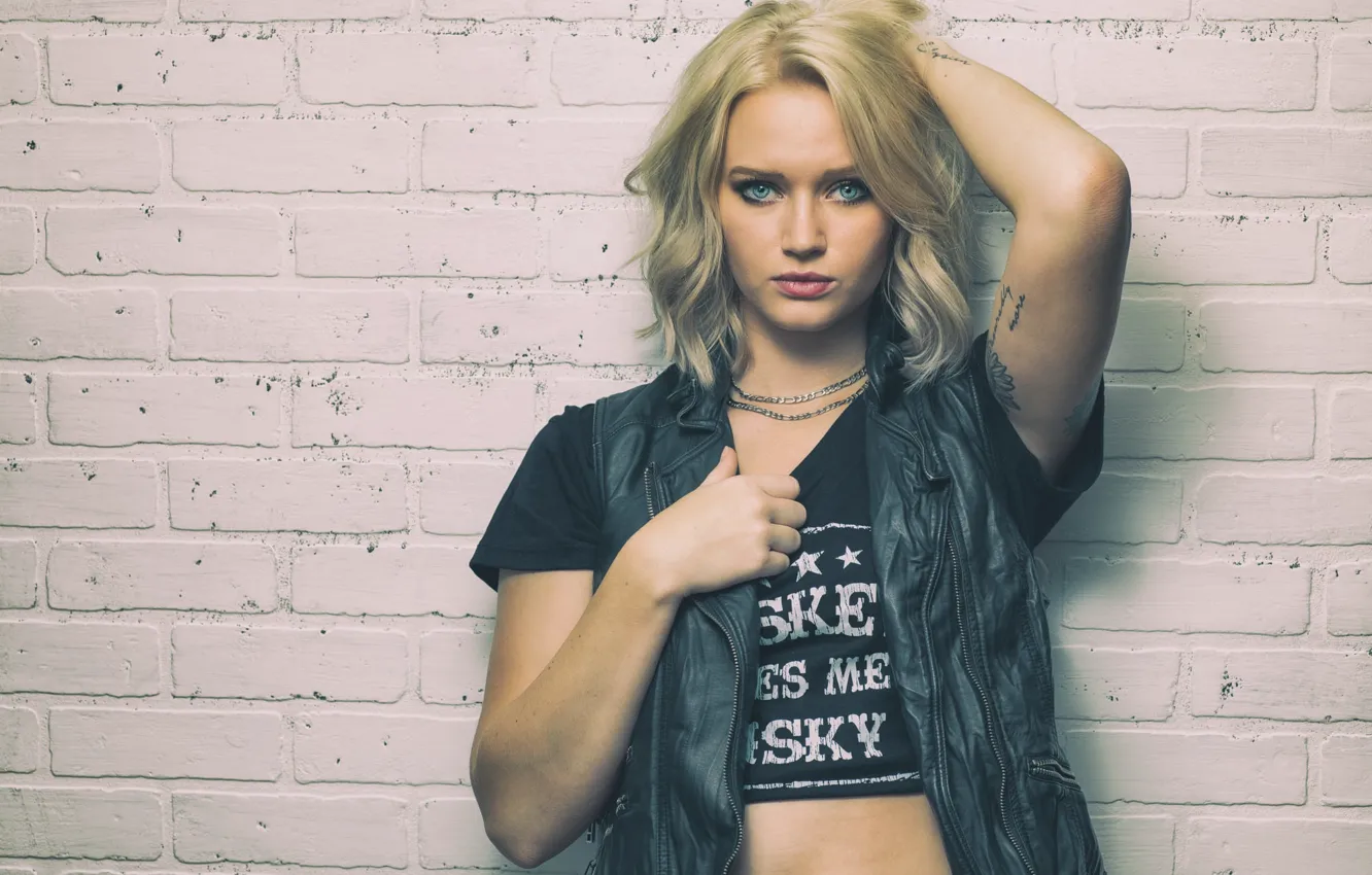 Фото обои тату, губки, Vested in Beauty