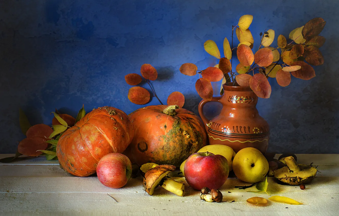 Фото обои осень, листья, ветки, грибы, кувшин, фрукты, натюрморт, овощи